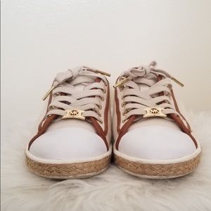 Micheal kors kristy lace up ECRU canvas 8M